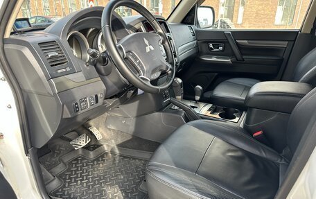 Mitsubishi Pajero IV, 2014 год, 3 199 000 рублей, 11 фотография