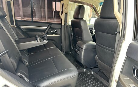 Mitsubishi Pajero IV, 2014 год, 3 199 000 рублей, 32 фотография