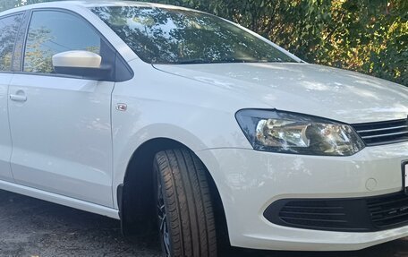 Volkswagen Polo VI (EU Market), 2014 год, 975 000 рублей, 2 фотография