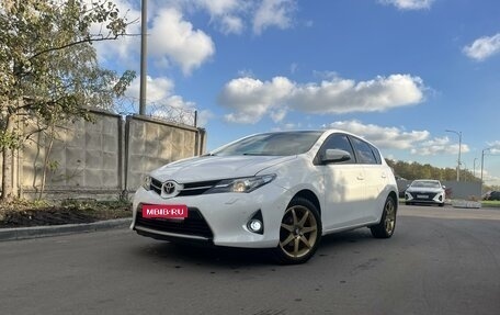 Toyota Auris II, 2013 год, 1 375 000 рублей, 1 фотография