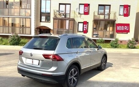 Volkswagen Tiguan II, 2017 год, 3 200 000 рублей, 6 фотография