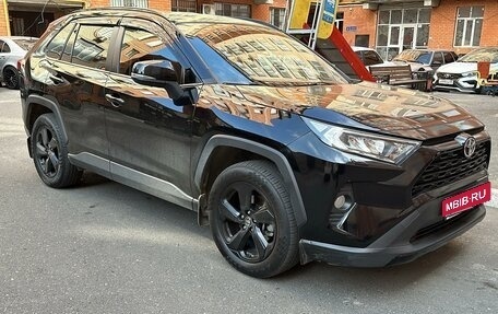 Toyota RAV4, 2021 год, 3 250 000 рублей, 1 фотография