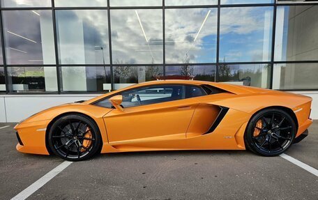 Lamborghini Aventador I рестайлинг, 2013 год, 28 875 000 рублей, 3 фотография