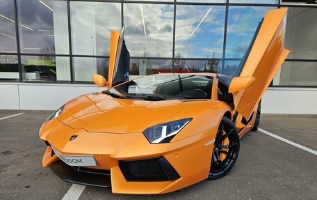 Lamborghini Aventador I рестайлинг, 2013 год, 28 875 000 рублей, 2 фотография