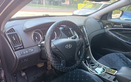 Hyundai Sonata VI, 2012 год, 950 000 рублей, 14 фотография