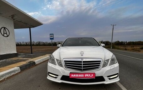 Mercedes-Benz E-Класс, 2012 год, 2 300 000 рублей, 1 фотография