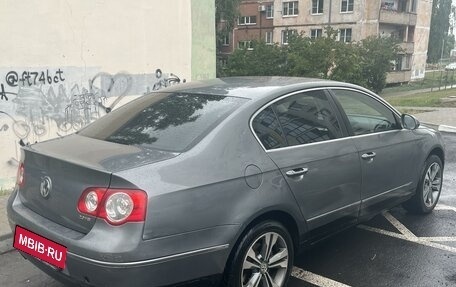 Volkswagen Passat B6, 2005 год, 605 000 рублей, 2 фотография