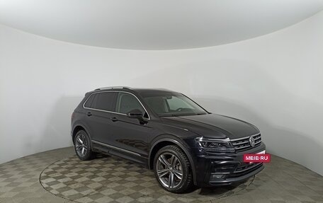 Volkswagen Tiguan II, 2018 год, 3 075 000 рублей, 3 фотография