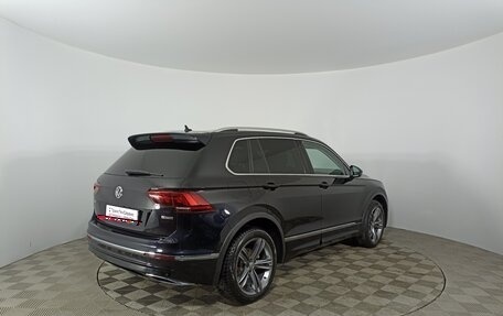 Volkswagen Tiguan II, 2018 год, 3 075 000 рублей, 5 фотография