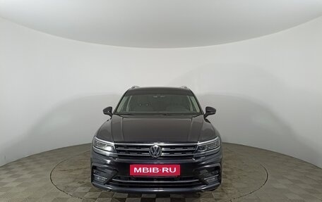 Volkswagen Tiguan II, 2018 год, 3 075 000 рублей, 2 фотография