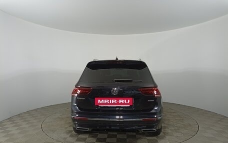 Volkswagen Tiguan II, 2018 год, 3 075 000 рублей, 6 фотография