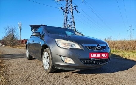 Opel Astra J, 2011 год, 650 000 рублей, 2 фотография