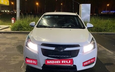 Chevrolet Cruze II, 2012 год, 580 000 рублей, 3 фотография