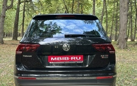 Volkswagen Tiguan II, 2017 год, 3 200 000 рублей, 6 фотография