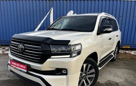 Toyota Land Cruiser 200, 2017 год, 8 500 000 рублей, 1 фотография