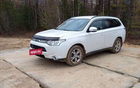 Mitsubishi Outlander III рестайлинг 3, 2013 год, 1 600 000 рублей, 6 фотография