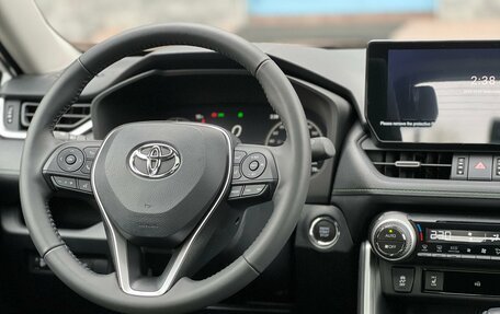 Toyota RAV4, 2024 год, 4 390 000 рублей, 17 фотография