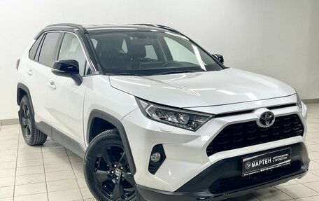 Toyota RAV4, 2020 год, 4 250 000 рублей, 3 фотография