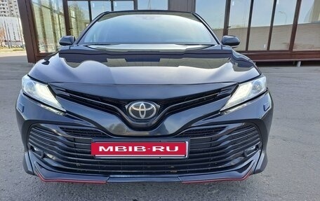 Toyota Camry, 2020 год, 3 050 000 рублей, 2 фотография