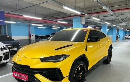 Lamborghini Urus I, 2023 год, 39 000 000 рублей, 3 фотография