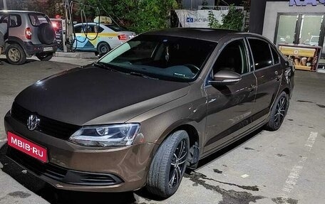 Volkswagen Jetta VI, 2013 год, 1 410 000 рублей, 1 фотография