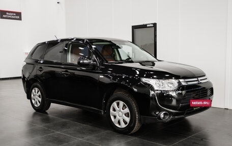 Mitsubishi Outlander III рестайлинг 3, 2014 год, 1 500 000 рублей, 4 фотография