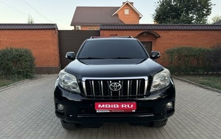 Toyota Land Cruiser Prado 150 рестайлинг 2, 2010 год, 2 750 000 рублей, 1 фотография