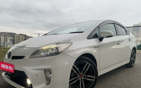 Toyota Prius, 2012 год, 1 340 000 рублей, 2 фотография