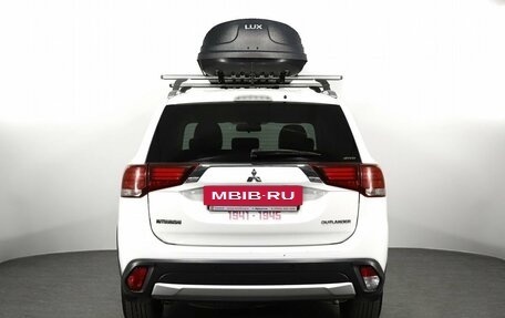 Mitsubishi Outlander III рестайлинг 3, 2015 год, 2 205 000 рублей, 4 фотография