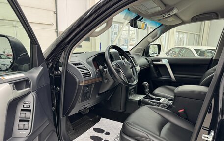 Toyota Land Cruiser Prado 150 рестайлинг 2, 2020 год, 5 990 000 рублей, 6 фотография