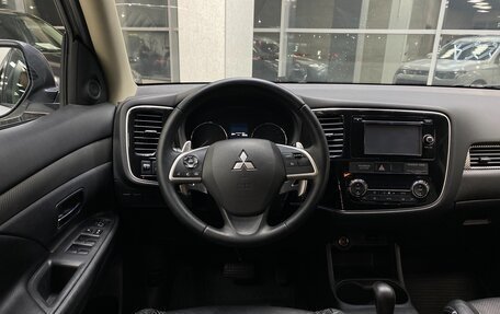 Mitsubishi Outlander III рестайлинг 3, 2012 год, 1 499 999 рублей, 4 фотография