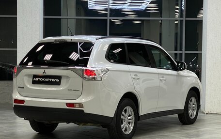 Mitsubishi Outlander III рестайлинг 3, 2012 год, 1 499 999 рублей, 2 фотография