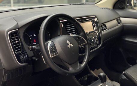 Mitsubishi Outlander III рестайлинг 3, 2012 год, 1 499 999 рублей, 3 фотография