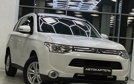 Mitsubishi Outlander III рестайлинг 3, 2012 год, 1 499 999 рублей, 13 фотография