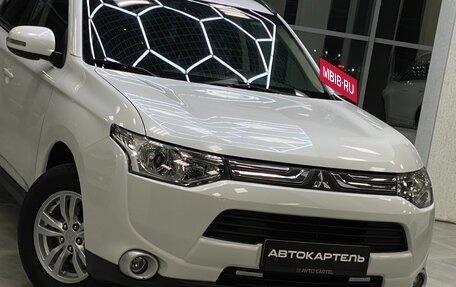 Mitsubishi Outlander III рестайлинг 3, 2012 год, 1 499 999 рублей, 14 фотография