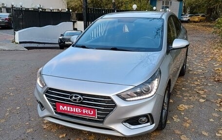 Hyundai Solaris II рестайлинг, 2018 год, 1 400 000 рублей, 1 фотография