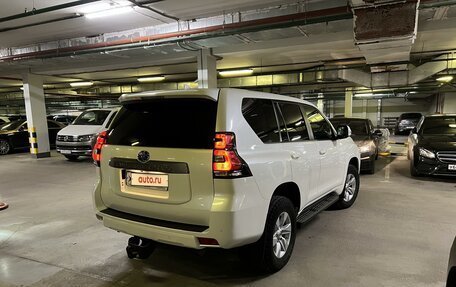 Toyota Land Cruiser Prado 150 рестайлинг 2, 2021 год, 7 222 000 рублей, 5 фотография