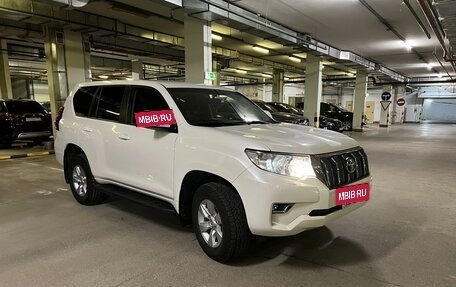 Toyota Land Cruiser Prado 150 рестайлинг 2, 2021 год, 7 222 000 рублей, 2 фотография