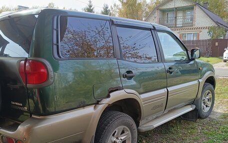 Nissan Terrano II рестайлинг, 2001 год, 530 000 рублей, 3 фотография