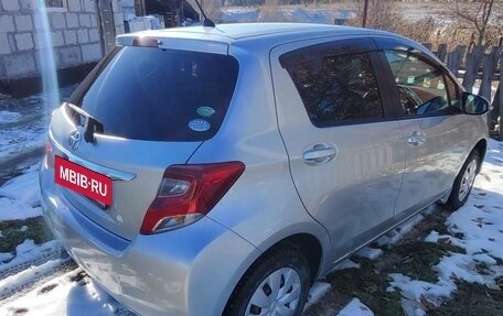 Toyota Vitz, 2015 год, 920 000 рублей, 3 фотография