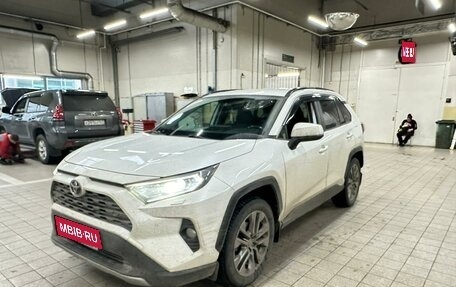 Toyota RAV4, 2021 год, 3 195 000 рублей, 1 фотография