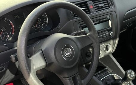 Volkswagen Jetta VI, 2013 год, 990 000 рублей, 8 фотография