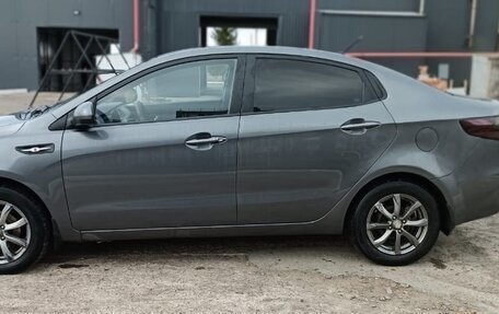 KIA Rio III рестайлинг, 2013 год, 700 000 рублей, 4 фотография