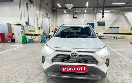 Toyota RAV4, 2021 год, 3 195 000 рублей, 4 фотография