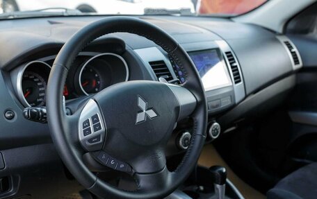 Mitsubishi Outlander III рестайлинг 3, 2008 год, 1 400 000 рублей, 10 фотография