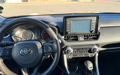 Toyota RAV4, 2019 год, 3 095 000 рублей, 12 фотография