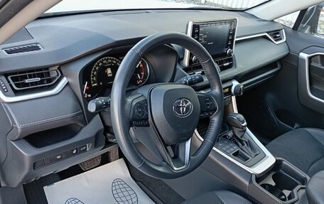 Toyota RAV4, 2022 год, 4 400 000 рублей, 12 фотография