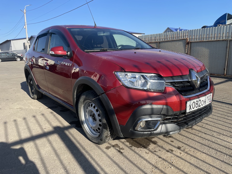 Renault Logan II рестайлинг, 2018 год, 850 000 рублей, 1 фотография