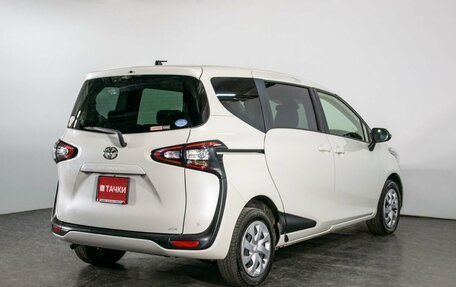 Toyota Sienta II, 2018 год, 1 830 000 рублей, 2 фотография