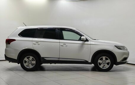 Mitsubishi Outlander III рестайлинг 3, 2016 год, 1 480 000 рублей, 5 фотография